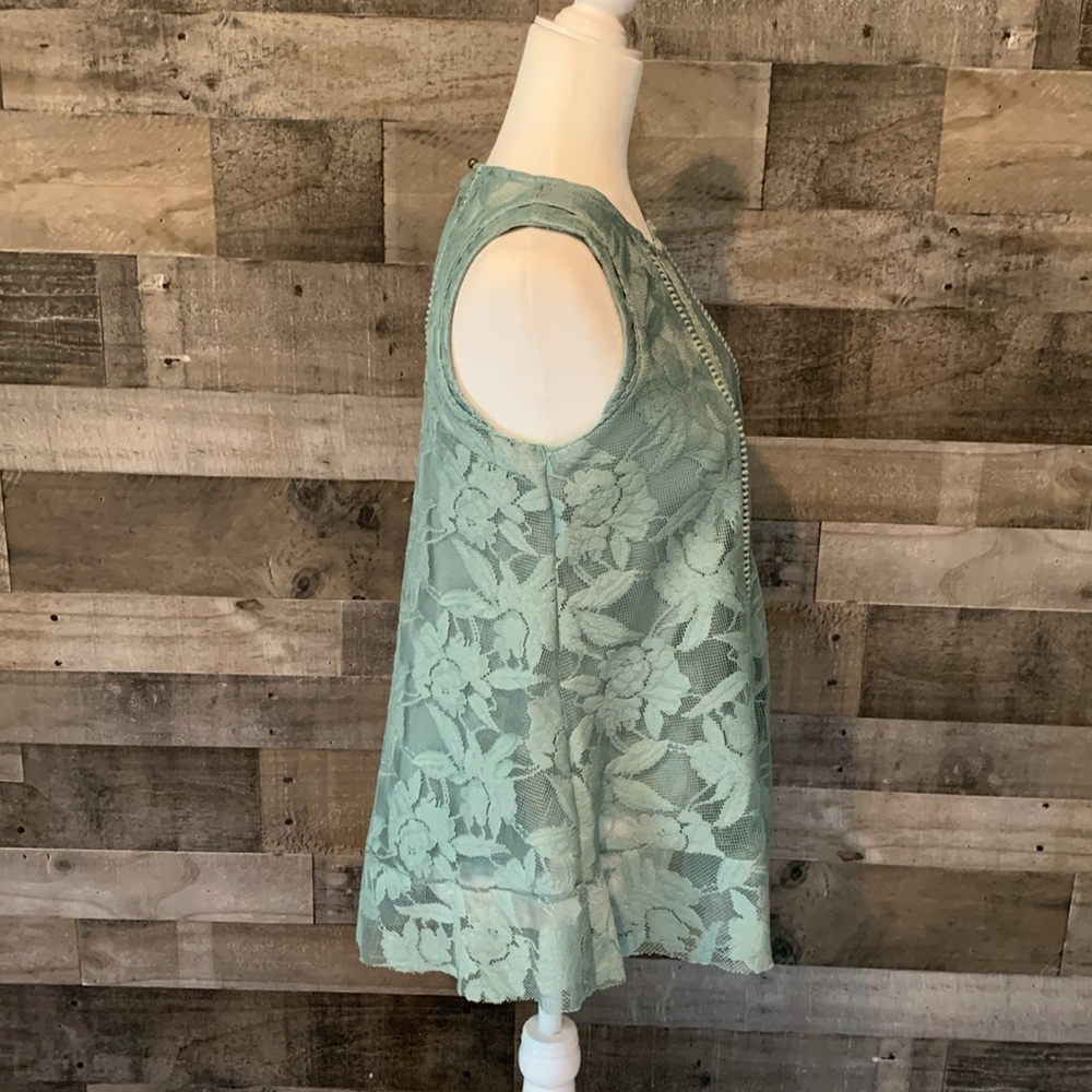 Xhilaration Sleeveless Lace Top - Picture 3 of 16